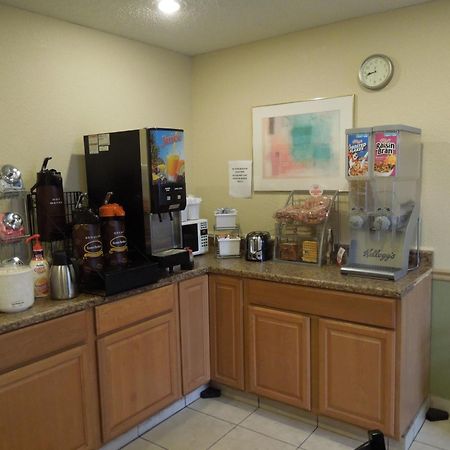 Super 8 By Wyndham Harrisonburg Motel Luaran gambar