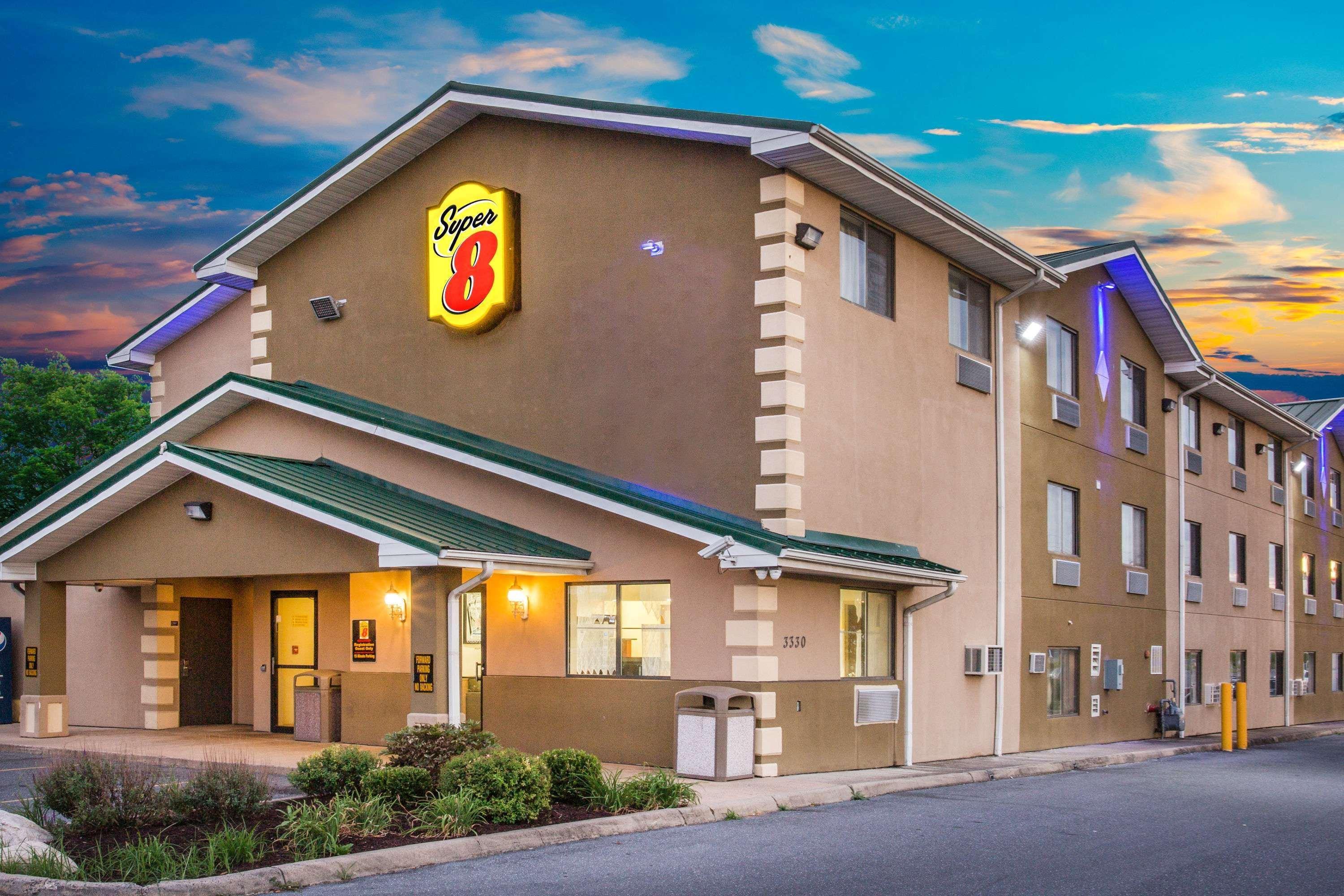 Super 8 By Wyndham Harrisonburg Motel Luaran gambar